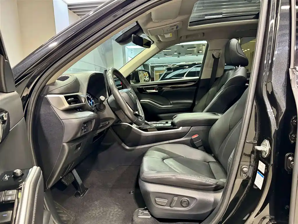 Toyota Toyota Highlander 2022 Hybrid 2.5L AWD Premium Edition 7-Seater 2022 - thumbnail 18
