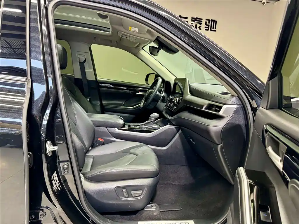 Toyota Toyota Highlander 2022 Hybrid 2.5L AWD Premium Edition 7-Seater 2022 - thumbnail 19