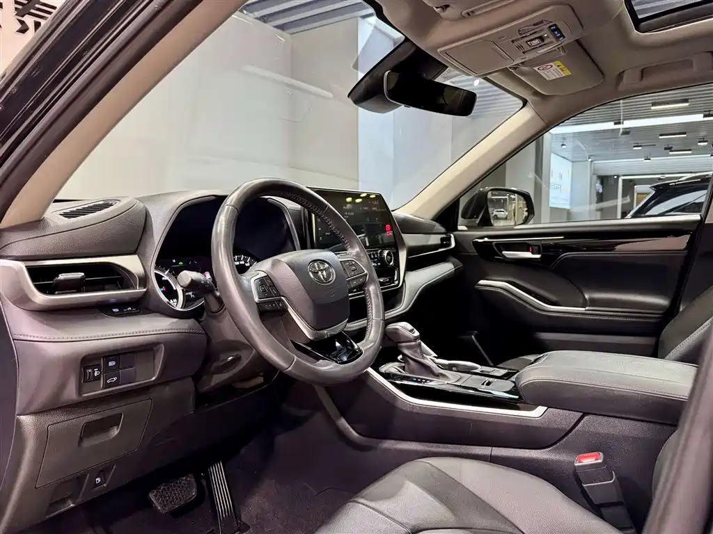 Toyota Toyota Highlander 2022 Hybrid 2.5L AWD Premium Edition 7-Seater 2022 - thumbnail 26
