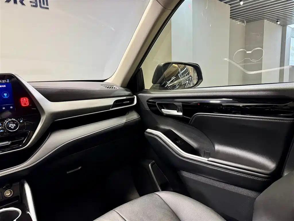 Toyota Toyota Highlander 2022 Hybrid 2.5L AWD Premium Edition 7-Seater 2022 - thumbnail 29