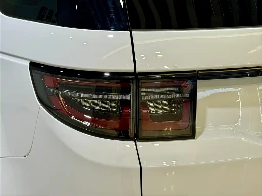 Land Rover Land Rover Discovery Sport 2025 249PS Performance Tech Edition 2025 - thumbnail 9