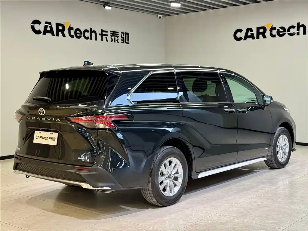 Toyota Toyota Granvia 2024 2.5L Hybrid Comfort Edition 2024 - thumbnail 4