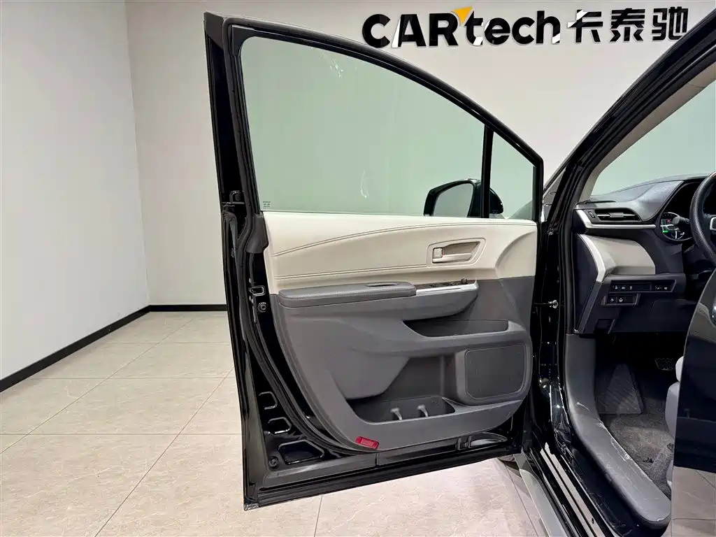 Toyota Toyota Granvia 2024 2.5L Hybrid Comfort Edition 2024 - thumbnail 16