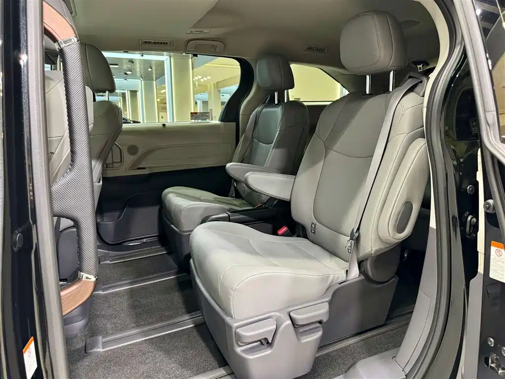 Toyota Toyota Granvia 2024 2.5L Hybrid Comfort Edition 2024 - thumbnail 19