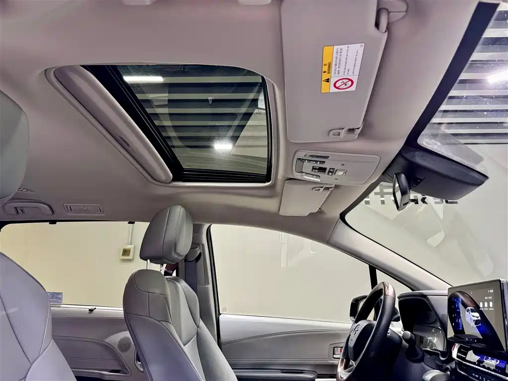 Toyota Toyota Granvia 2024 2.5L Hybrid Comfort Edition 2024 - thumbnail 25