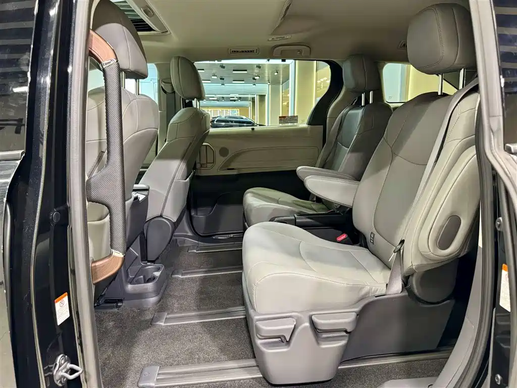 Toyota Toyota Granvia 2024 2.5L Hybrid Comfort Edition 2024 - thumbnail 28