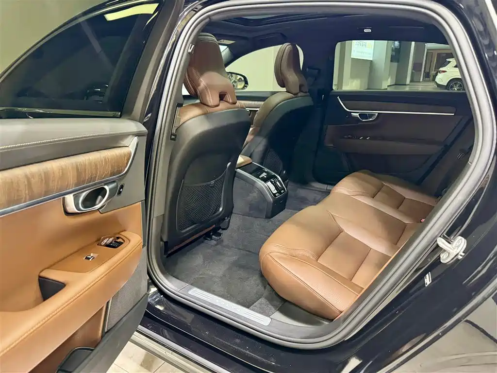 Volvo Volvo S90 2025 B5 Inscription 2025 - thumbnail 28