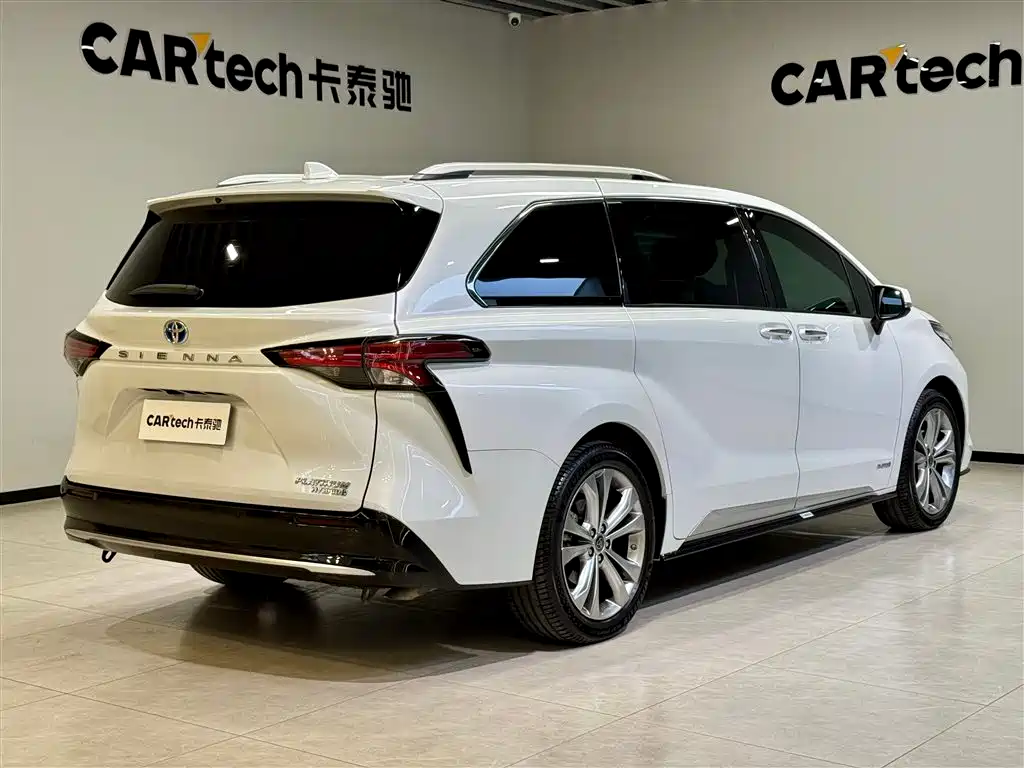 Toyota Sienna 2023 2.5L Hybrid Platinum Edition 2024 - thumbnail 4