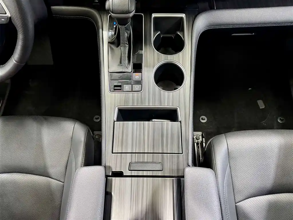 Toyota Sienna 2023 2.5L Hybrid Platinum Edition 2024 - thumbnail 21