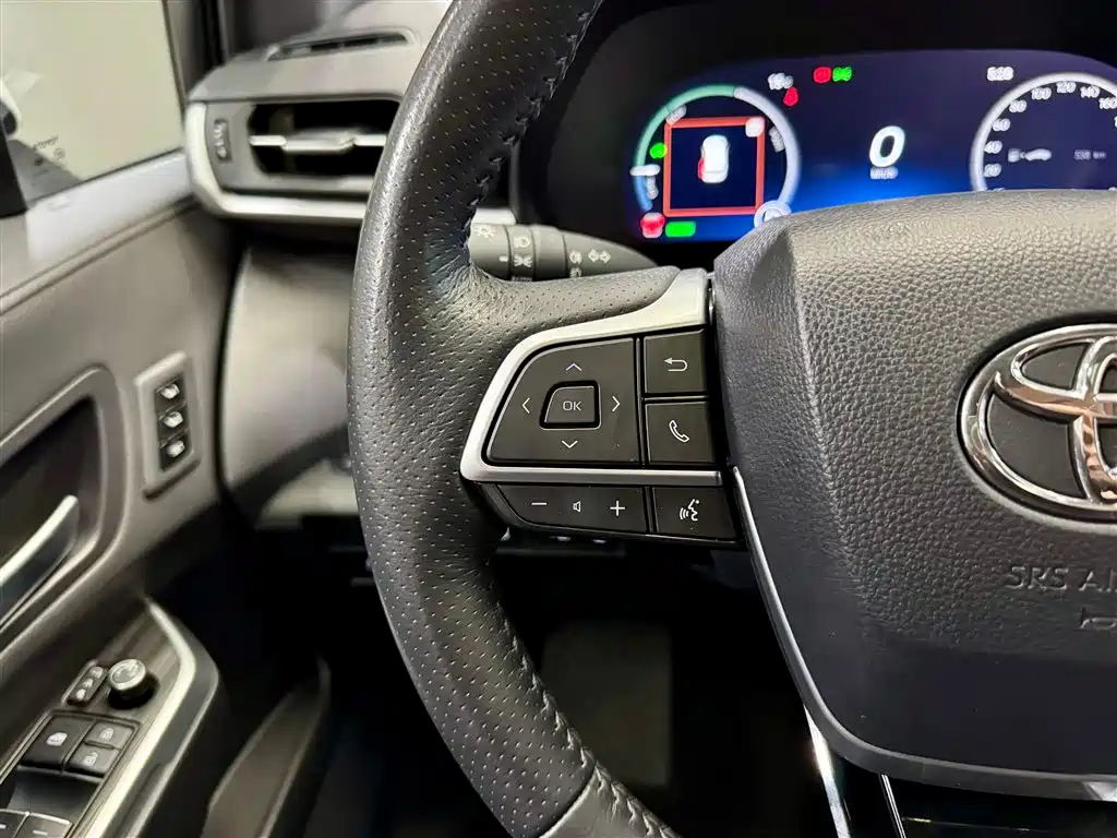 Toyota Sienna 2023 2.5L Hybrid Platinum Edition 2024 - thumbnail 24