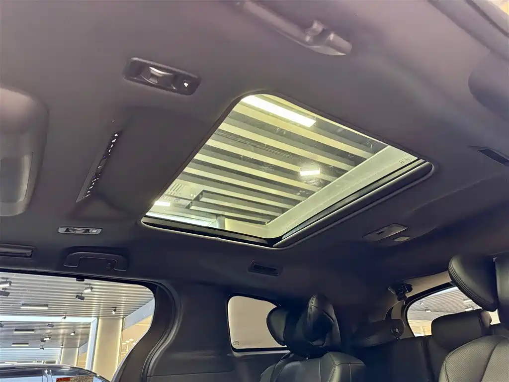 Toyota Sienna 2023 2.5L Hybrid Platinum Edition 2024 - thumbnail 26