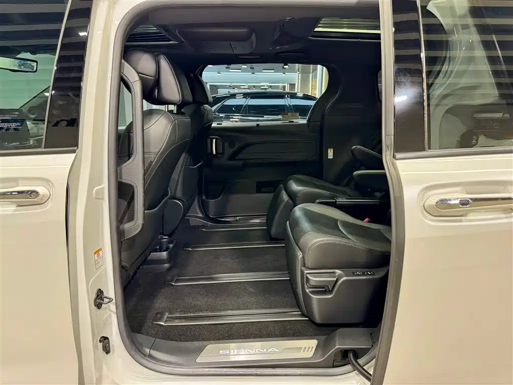 Toyota Sienna 2023 2.5L Hybrid Platinum Edition 2024 - thumbnail 27