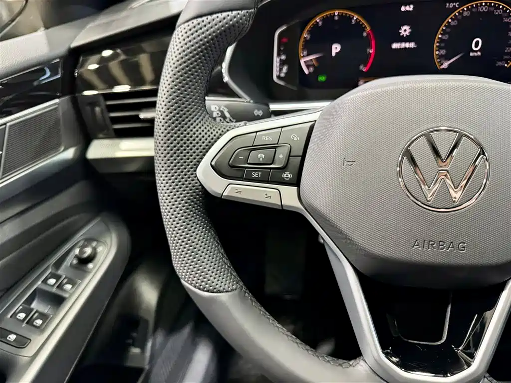 Volkswagen Passat 2024 380TSI Longteng Edition 2025 - thumbnail 14