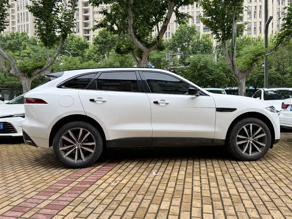 Jaguar Jaguar F-PACE 2024 P250 R-Dynamic SE 2024 - thumbnail 4
