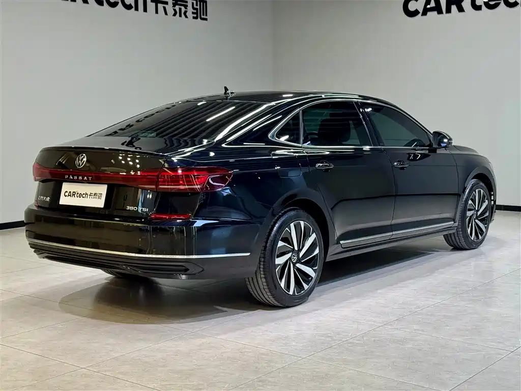 Volkswagen Passat 2025 330TSI Elite Edition 2025 - thumbnail 4