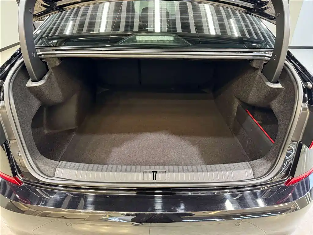 Volkswagen Passat 2025 330TSI Elite Edition 2025 - thumbnail 12