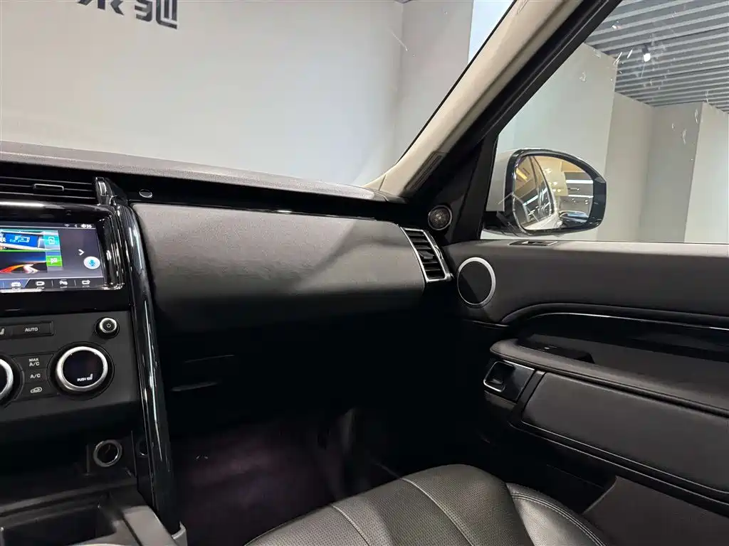 Land Rover Land Rover Discovery 2018 3.0 SC V6 SE 2018 - thumbnail 22