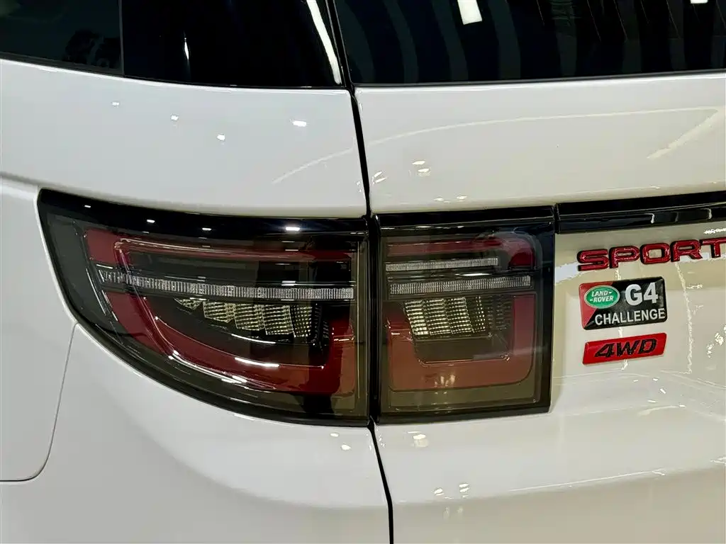 Land Rover Land Rover Discovery Sport 2024 Luxury Custom Edition 2024 - thumbnail 9