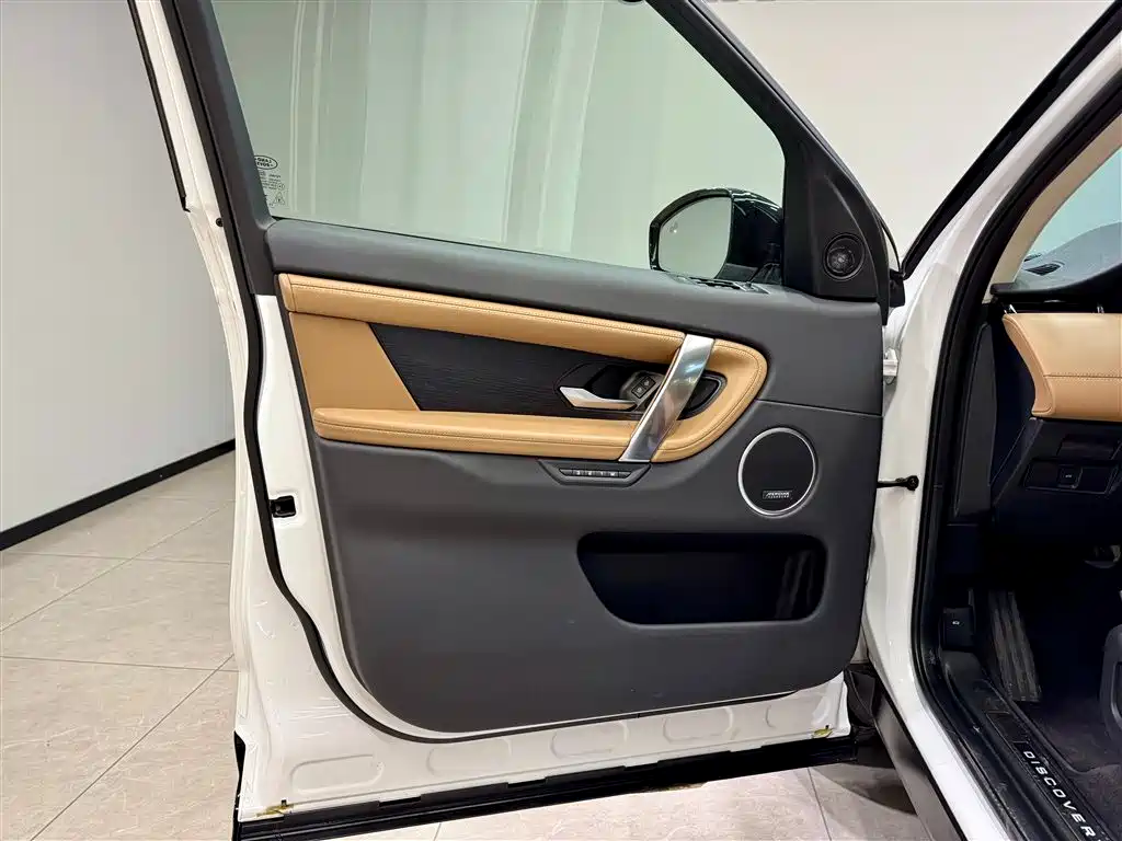 Land Rover Land Rover Discovery Sport 2024 Luxury Custom Edition 2024 - thumbnail 16