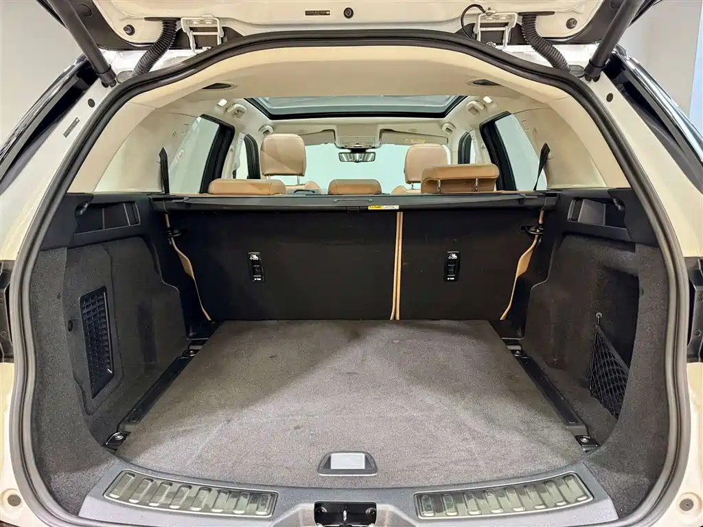 Land Rover Land Rover Discovery Sport 2024 Luxury Custom Edition 2024 - thumbnail 30