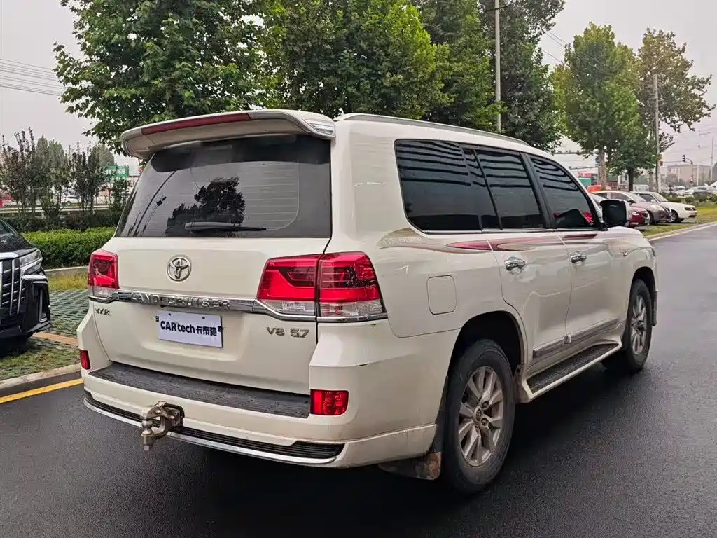 Toyota Land Cruiser (Import) 2019 5.7L Automatic 2019 - thumbnail 4