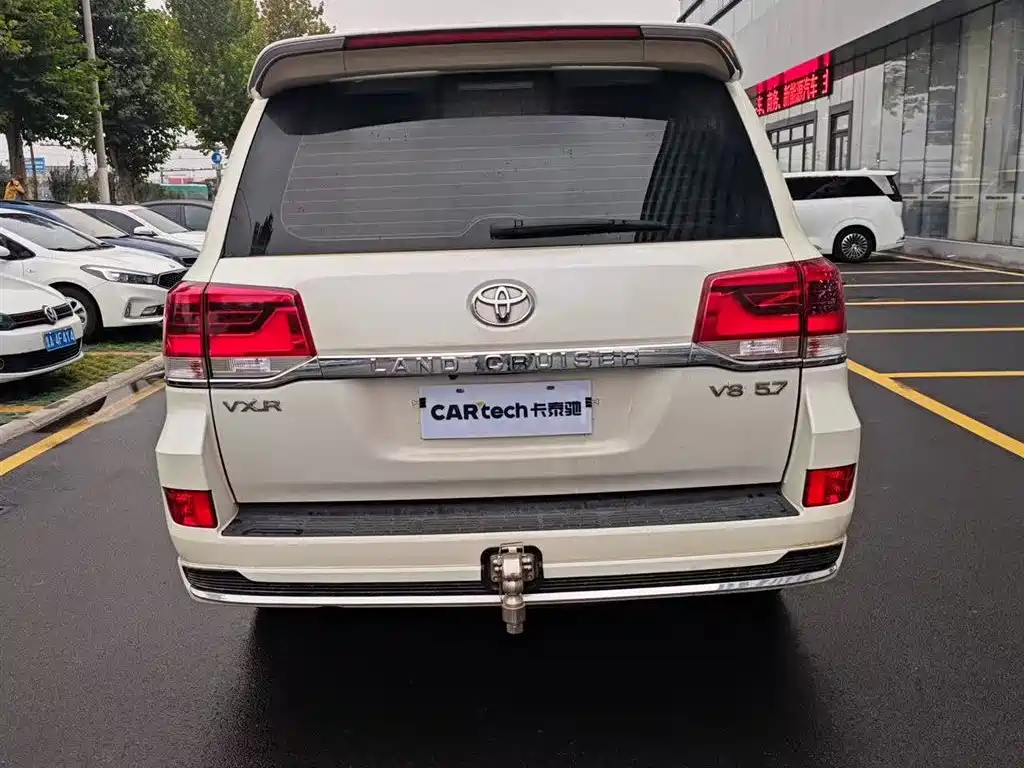 Toyota Land Cruiser (Import) 2019 5.7L Automatic 2019 - thumbnail 5