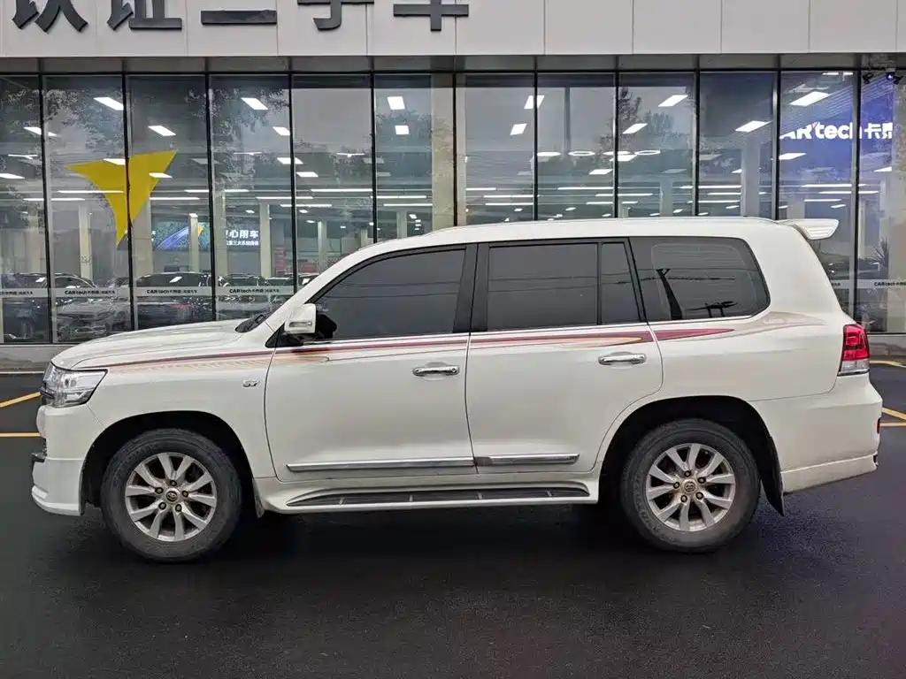 Toyota Land Cruiser (Import) 2019 5.7L Automatic 2019 - thumbnail 6