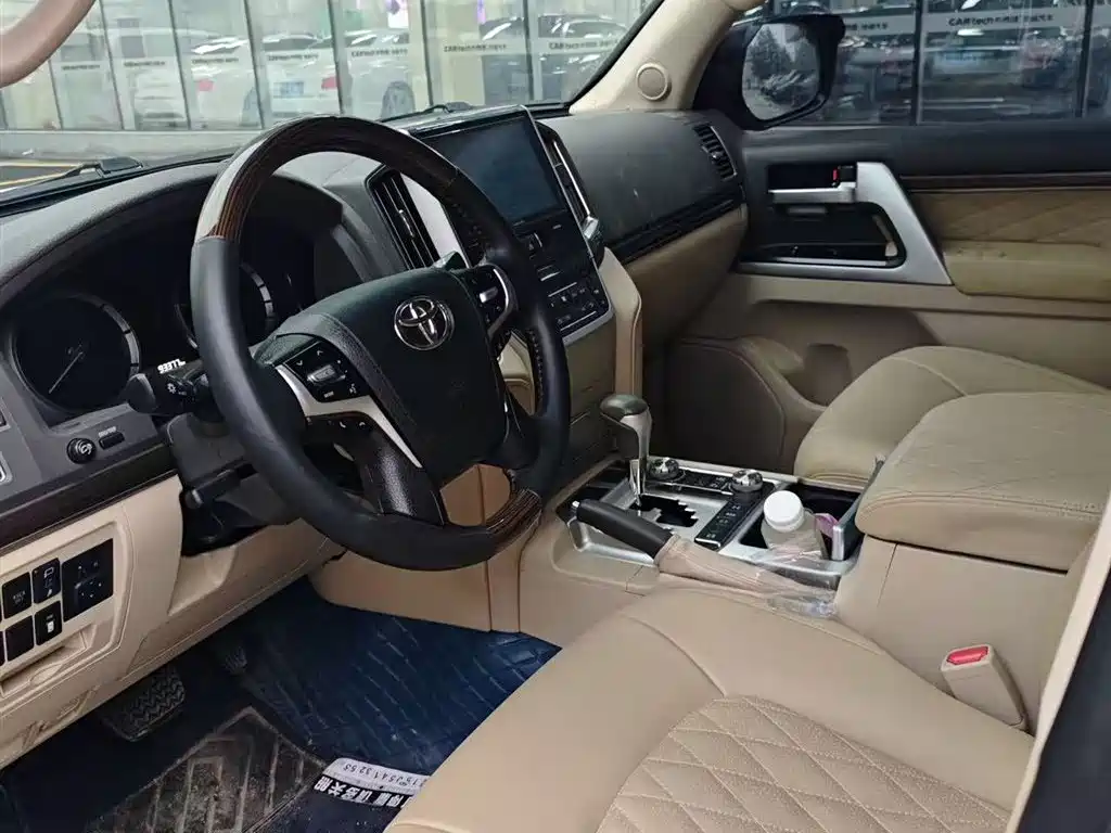 Toyota Land Cruiser (Import) 2019 5.7L Automatic 2019 - thumbnail 9