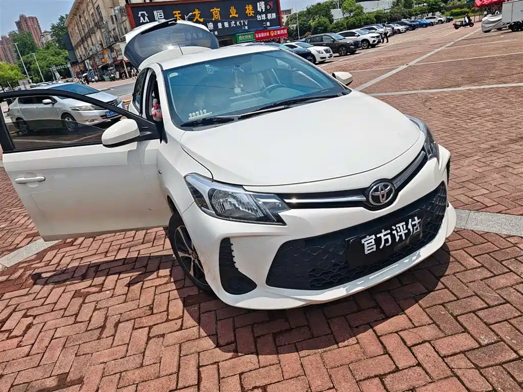 Toyota Vios FS 2022 model 1.5L CVT Fengchi CARE Edition 2022 - thumbnail 3