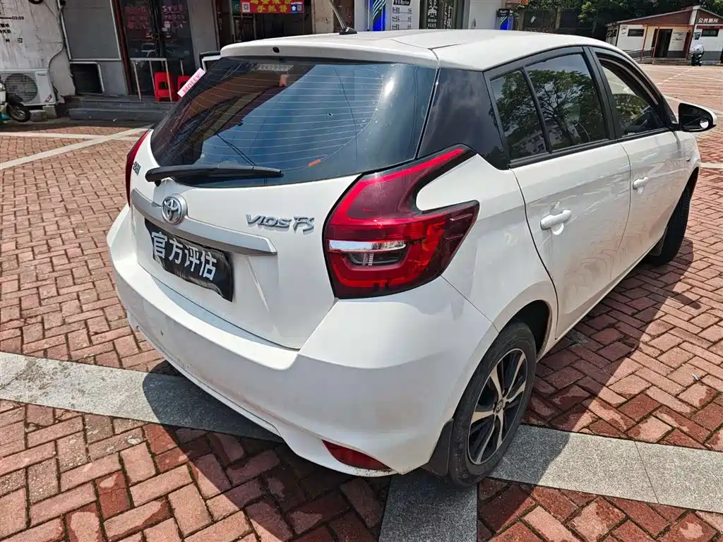Toyota Vios FS 2022 model 1.5L CVT Fengchi CARE Edition 2022 - thumbnail 4