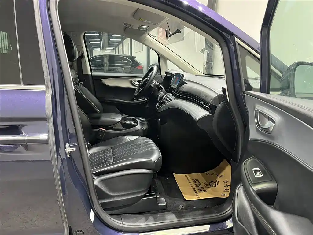 Roewe Roewe iMAX8 2021 400TGI Flagship Edition 2022 - thumbnail 11