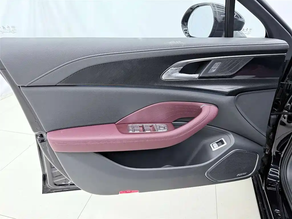 Hongqi Hongqi H5 2025 2.0T Automatic Xuanying Edition 2026 - thumbnail 14