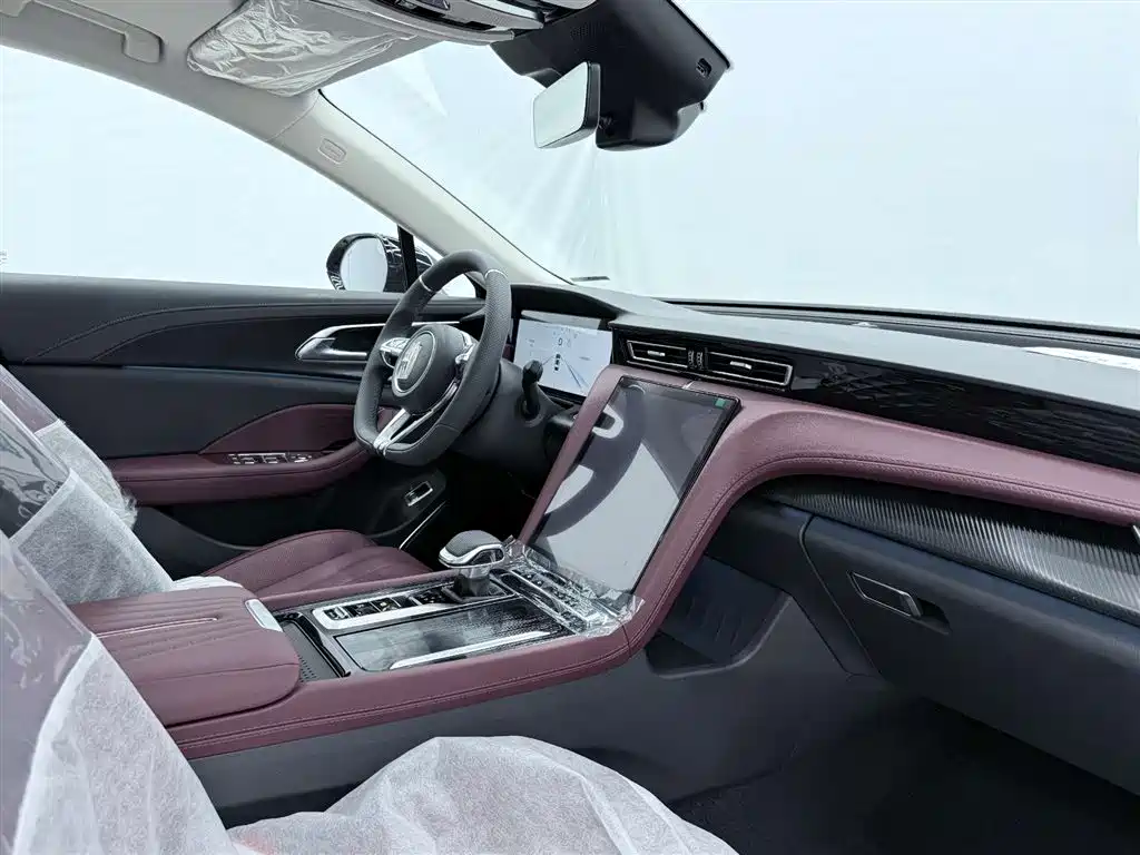 Hongqi Hongqi H5 2025 2.0T Automatic Xuanying Edition 2026 - thumbnail 16