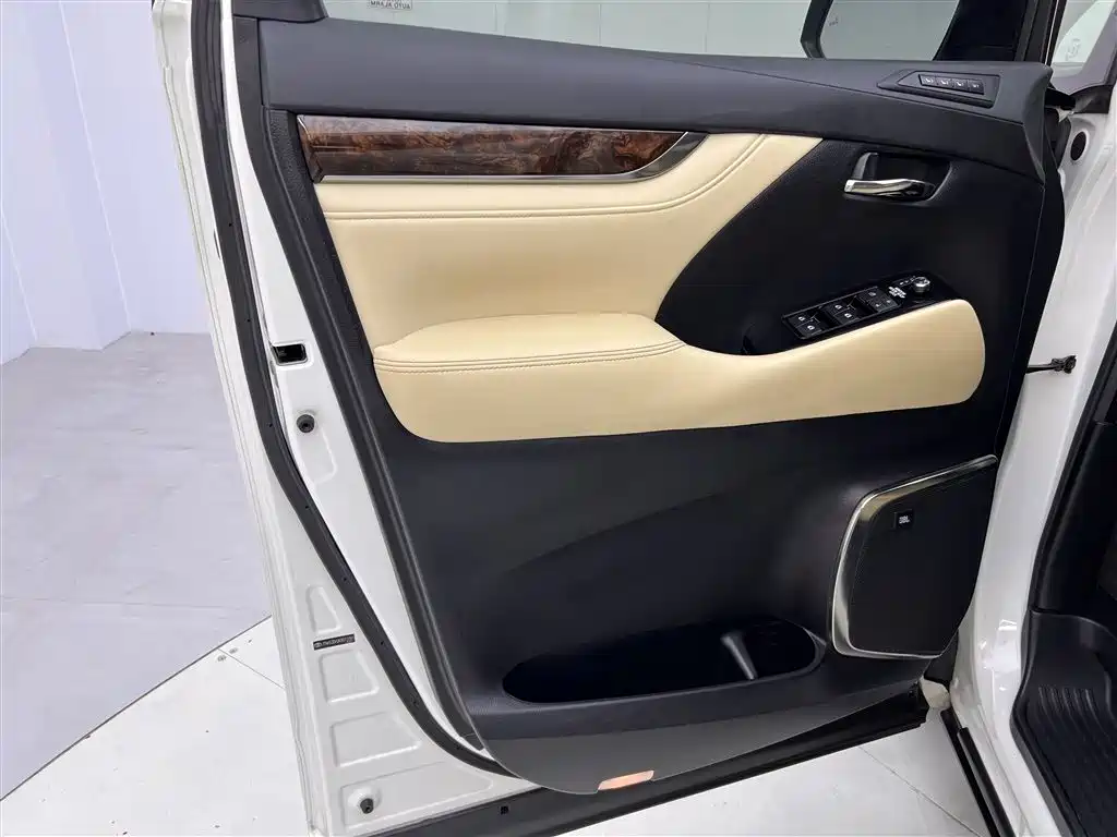 Toyota Toyota Alphard 2019 Hybrid 2.5L Luxury Edition 2020 - thumbnail 17
