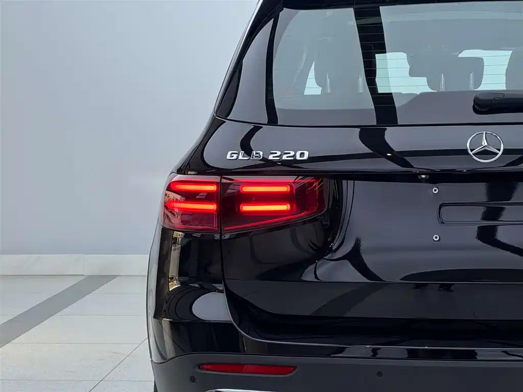 Mercedes-Benz Mercedes-Benz GLB 2024 GLB 220 Dynamic 2025 - thumbnail 6