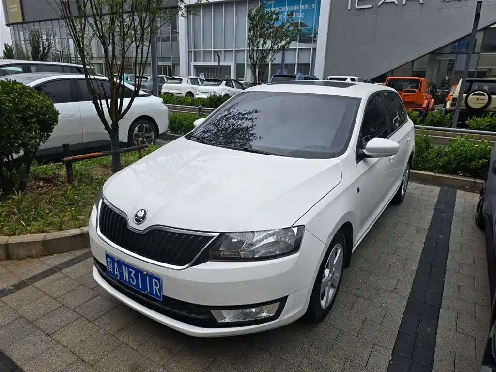 Skoda Skoda Rapid Spaceback 2016 1.6L Automatic Chuangxing Edition 2017 - thumbnail 2