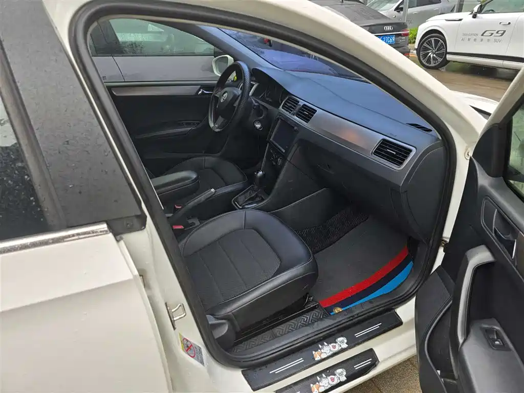 Skoda Skoda Rapid Spaceback 2016 1.6L Automatic Chuangxing Edition 2017 - thumbnail 6