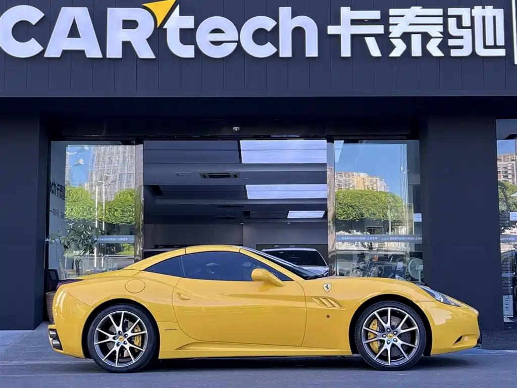 Ferrari Ferrari California T 2009 4.3L Standard 2012 - thumbnail 3
