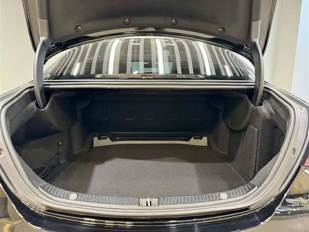 Mercedes-Benz Mercedes-Benz E-Class 2021 E 300 L Fashion Edition 2020 - thumbnail 12