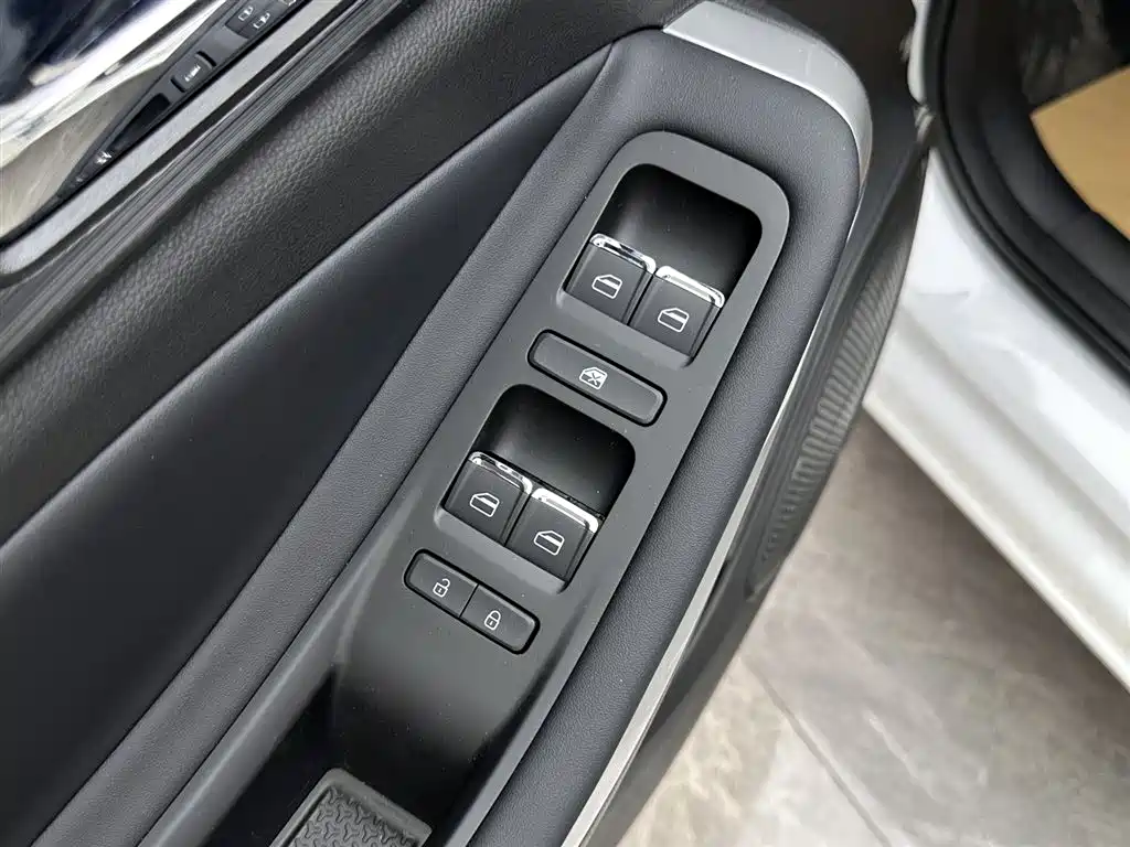Chery Arrizo 5 2025 Excellence Edition 1.5L CVT Fashion 2026 - thumbnail 10