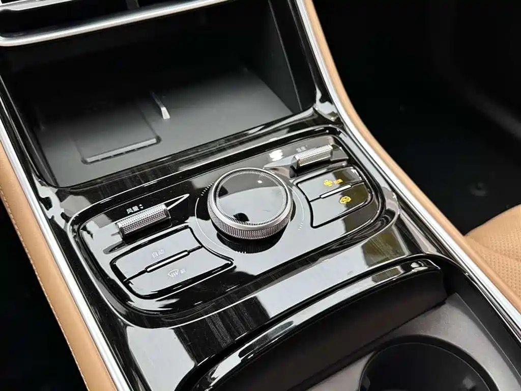Geely Galaxy Geely Galaxy A7 EM 2025 EM-i 150km Explore+ Edition 2026 - thumbnail 14