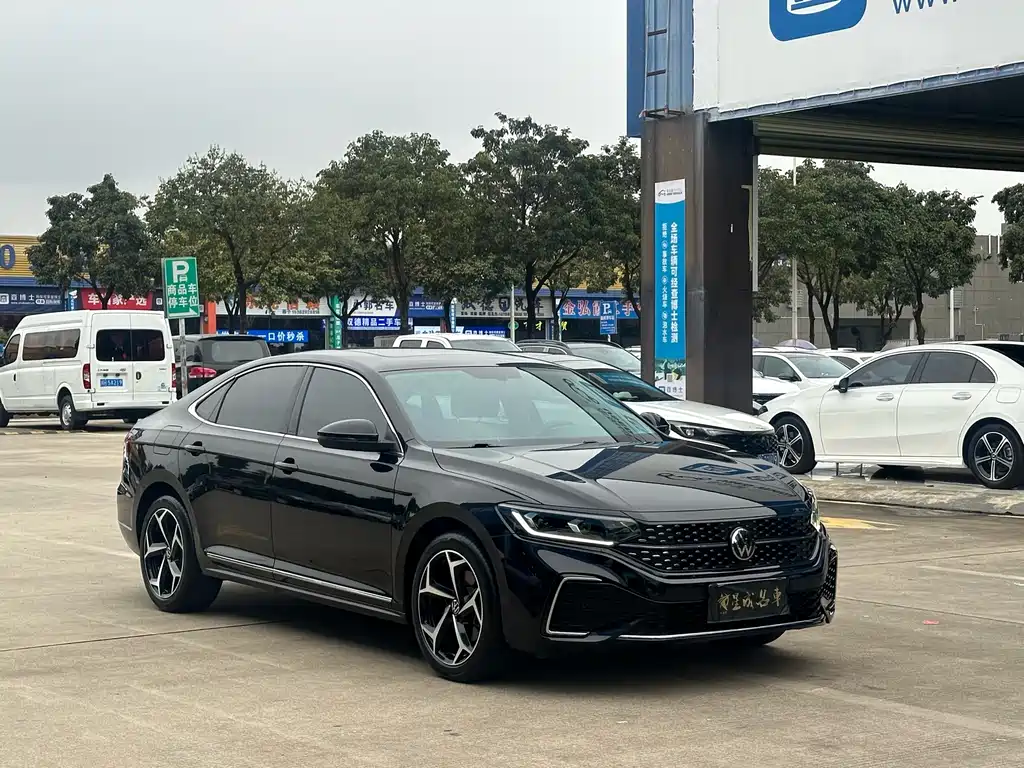 Volkswagen Passat 380TSI Starry Sky Longteng Edition 2025 - thumbnail 3