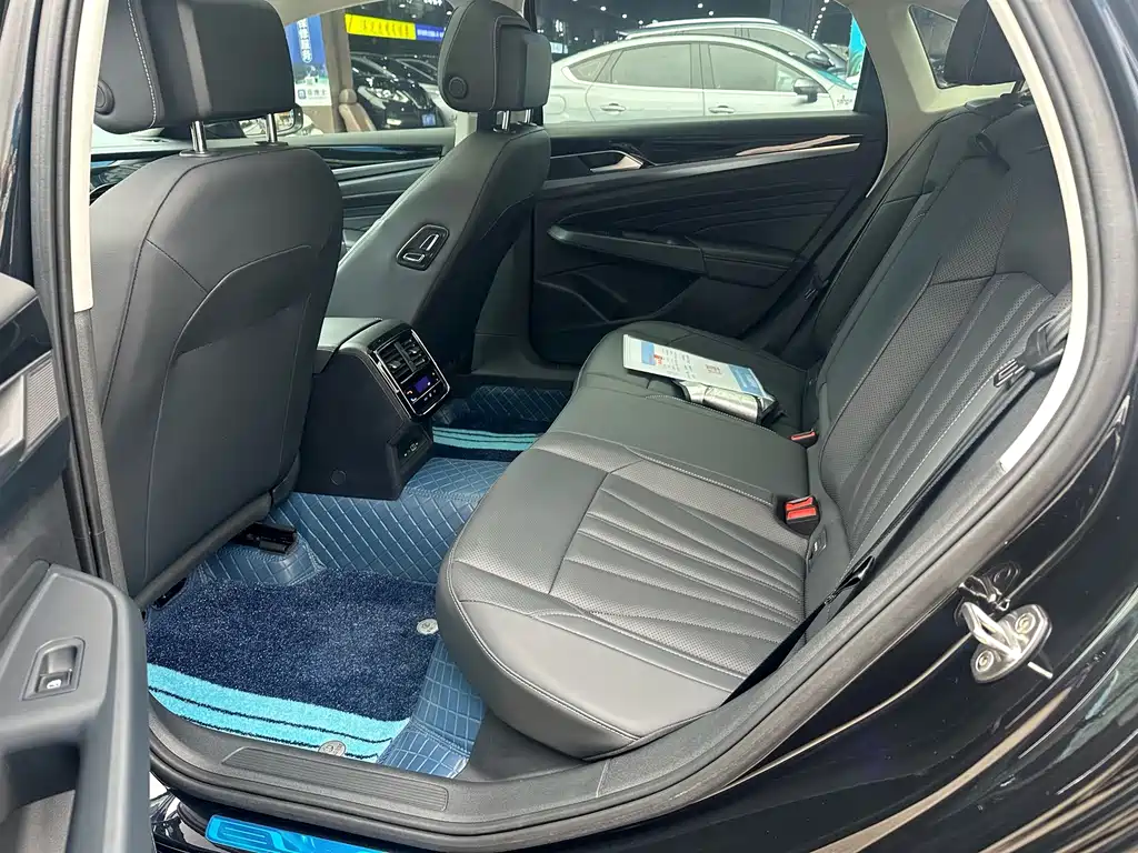 Volkswagen Passat 380TSI Starry Sky Longteng Edition 2025 - thumbnail 11