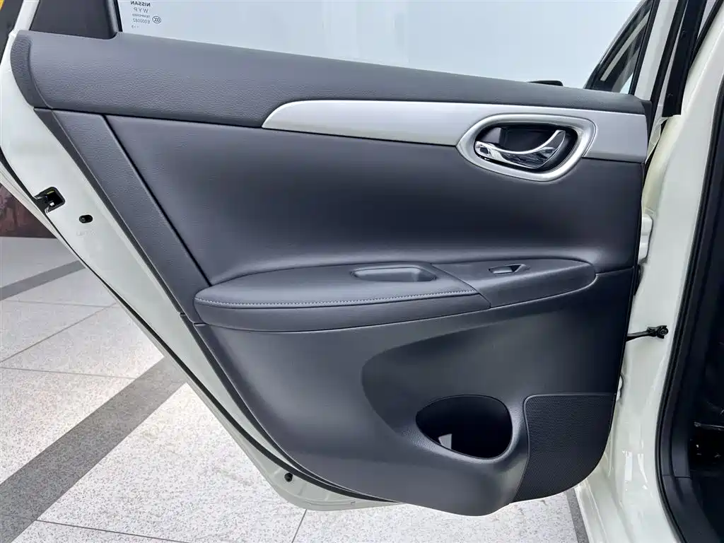 Nissan Nissan Sylphy 2024 Classic 1.6XE CVT Comfort Edition 2026 - thumbnail 11