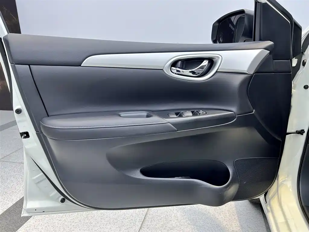 Nissan Nissan Sylphy 2024 Classic 1.6XE CVT Comfort Edition 2026 - thumbnail 23