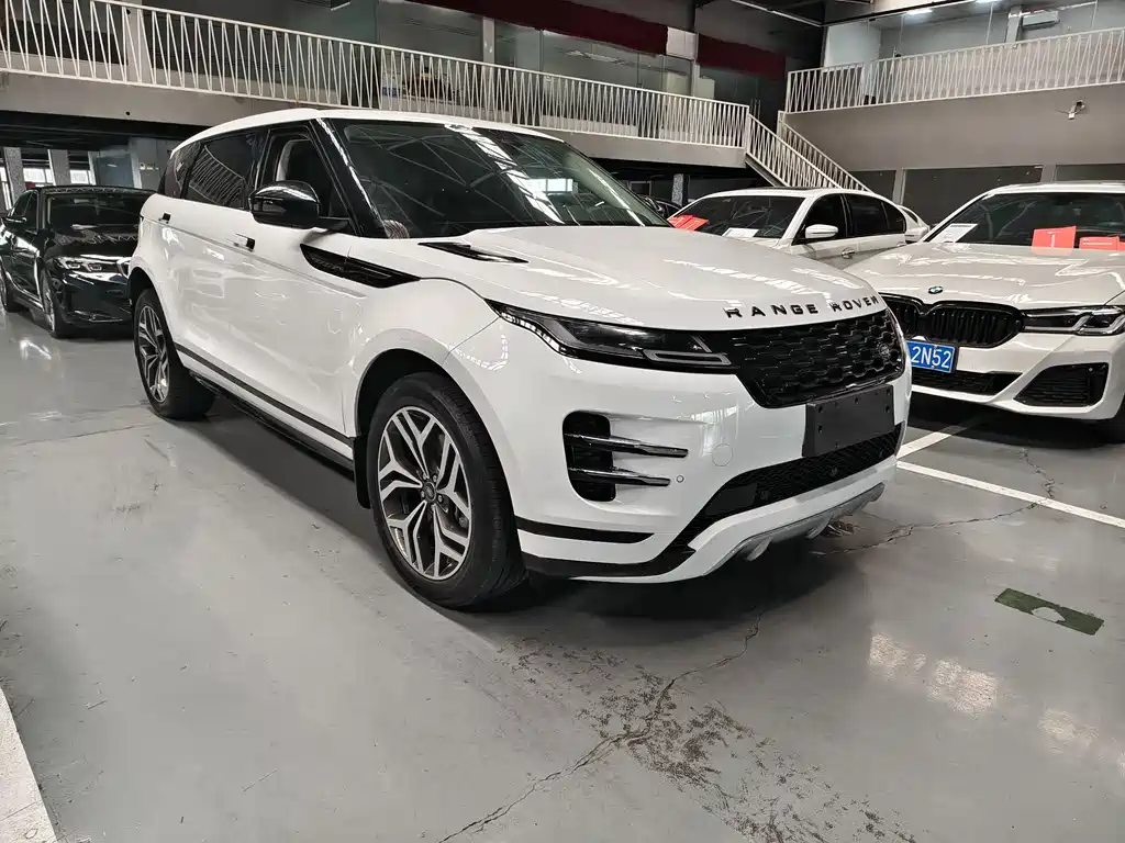 Land Rover Range Rover Evoque L SE 2024 2024 - thumbnail 3