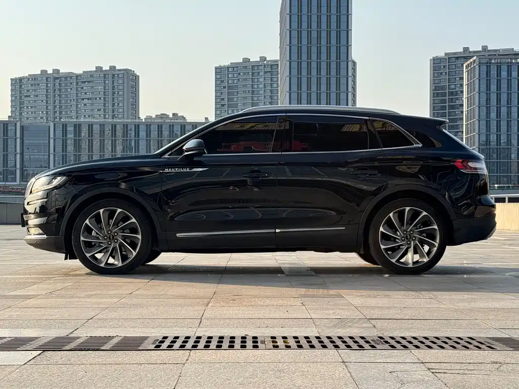 Lincoln Lincoln Nautilus 2021 2.7T AWD 2022 - thumbnail 5