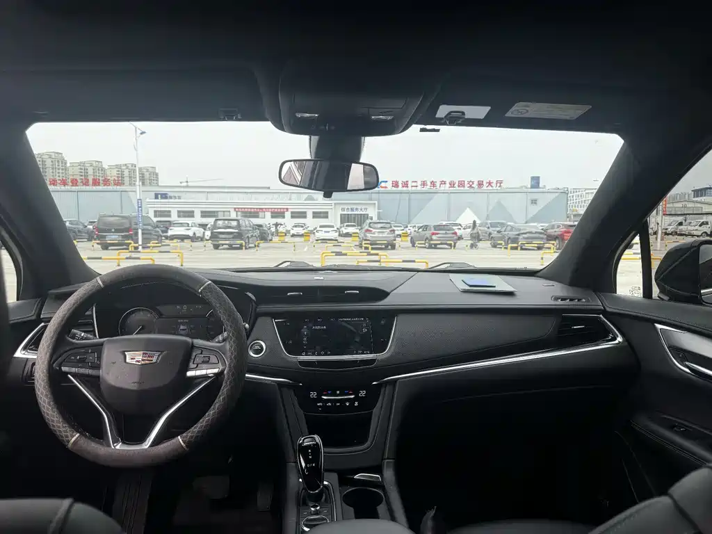 Cadillac Cadillac XT6 28T 2021 - thumbnail 4