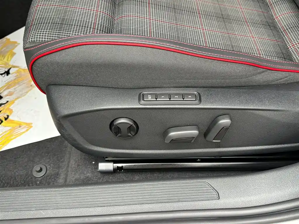 Volkswagen Golf GTI 2025 380TSI DSG GTI 2025 - thumbnail 11