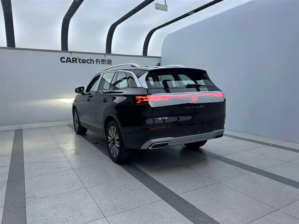 Volkswagen Tavendor 2025 330TSI Luxury Touring Edition 2026 - thumbnail 5
